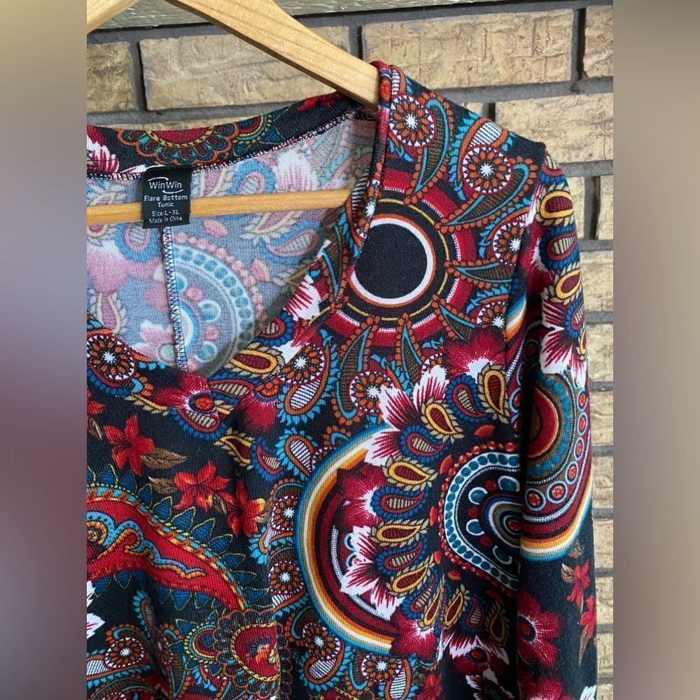 Win win button flowy flare tunic - Picture 3 of 7